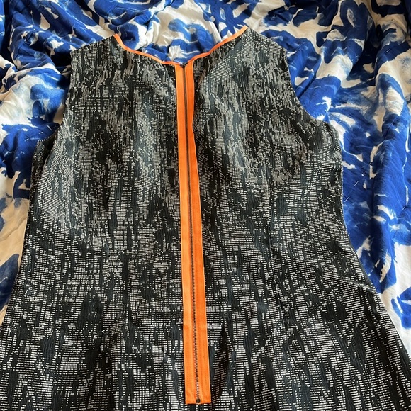 Elie Tahari Cocktail Sheath Dress Black & White with neon pops of color Sz. 12 - Picture 5 of 12